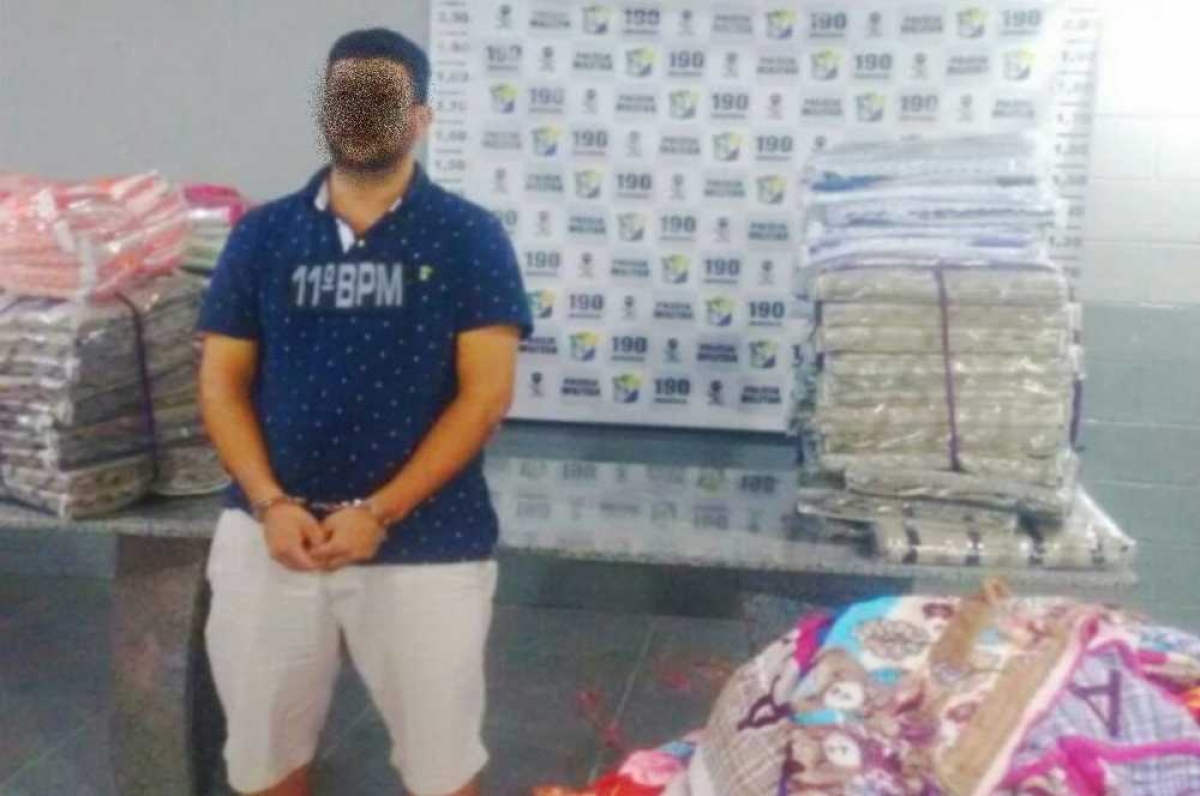 Homem é preso com mercadorias ilícitas (Foto: 11º BPM/PM/SE)