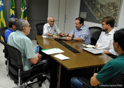 Edvaldo se reúne com André para solicitar liberação de recursos para Aracaju (Foto: Janaína Santos/PMA)