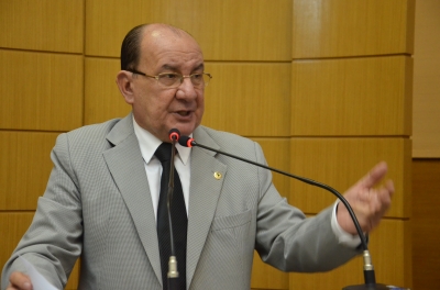 Pacientes podem estar condenados à morte, alerta Augusto Bezerra (Foto: Jadilson Simões)