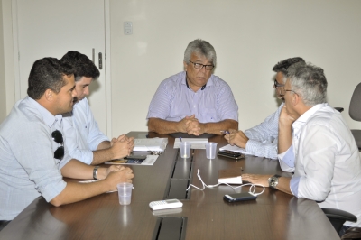 Almeida Lima expõe possibilidade de contrato com Hospital Cirurgia entre membros do Colegiado de Secretários Municipais de Saúde (Foto: SES)