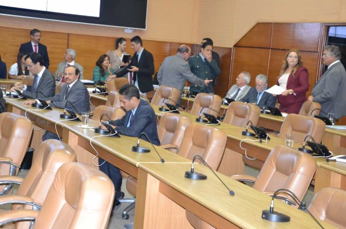 Deputados da oposição também cobram reposição salarial (Foto: Portal Infonet)