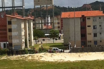 Corpo de adolescente de 14 anos é encontrado no 17 de Março (Foto: Internauta/Via Portal Infonet)