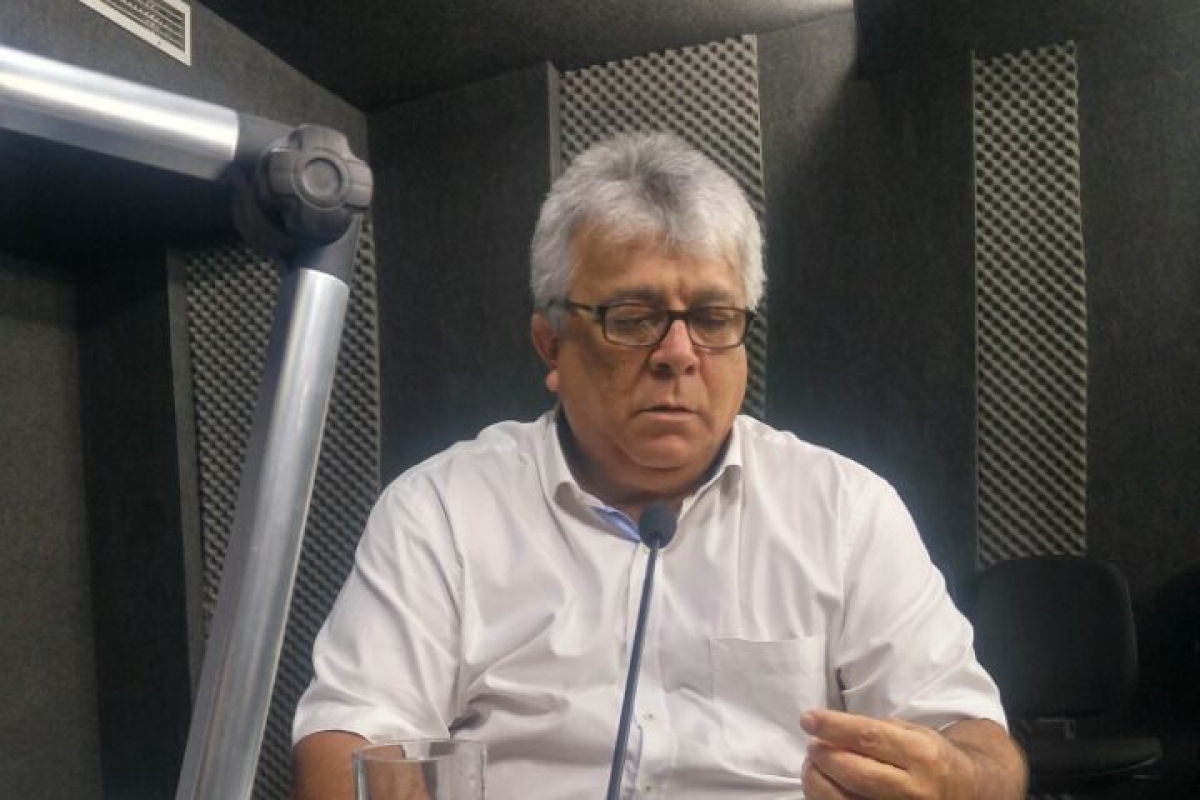 Almeida Lima em entrevista ao apresentador George Magalhães - Imagem: Ascom/SES