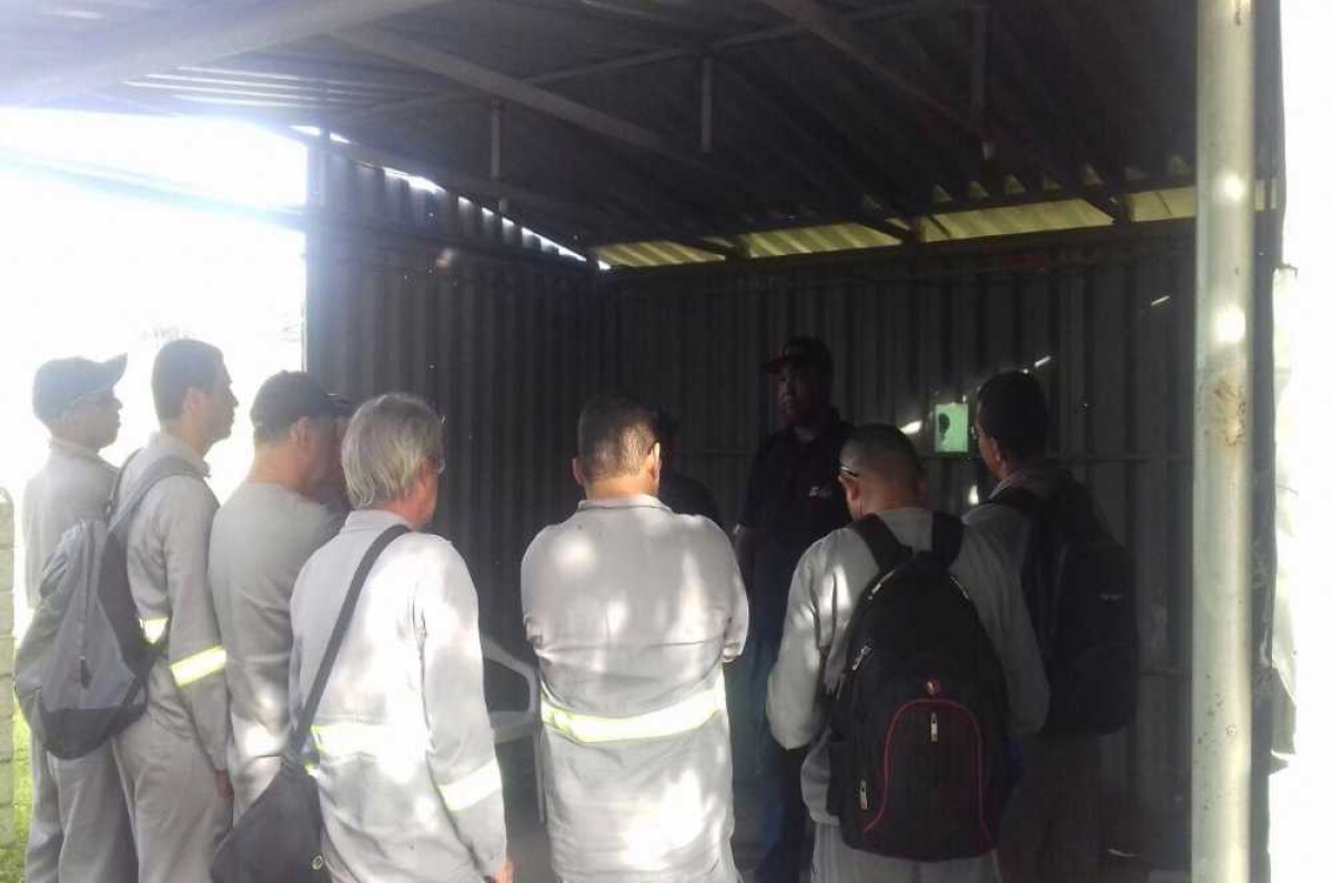 Carreteiros estão em greve (Foto: Sindilimp)