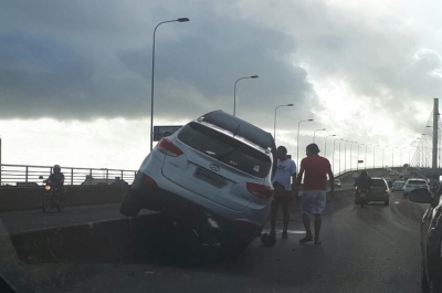  Acidente ocorreu na ponte Aracaju/Barra (Fotos circulam pelas redes sociais)