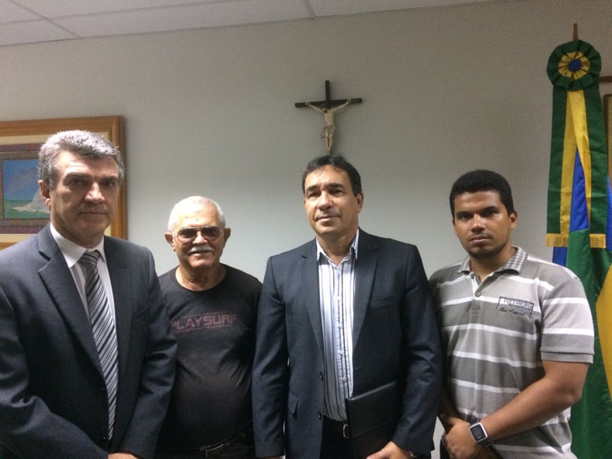 Garibalde Mendonça recebe representante do CREF e do Sindicato dos Profissionais de Educação Física de Sergipe (Foto: Assessoria Garibalde Mendonça)