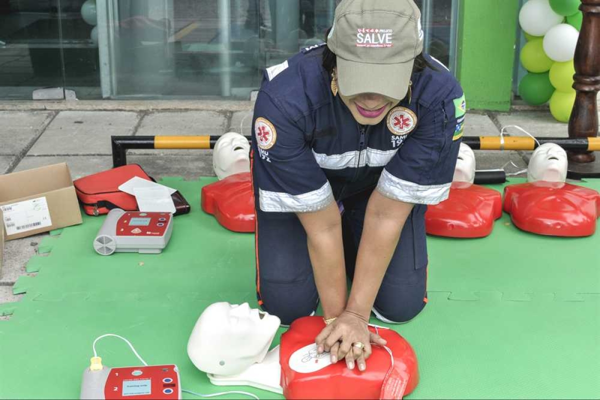 Voluntários do projeto Salve ensinarão técnicas de reanimação cardiopulmonar em shoppings de Aracaju (Foto: SES/SE)