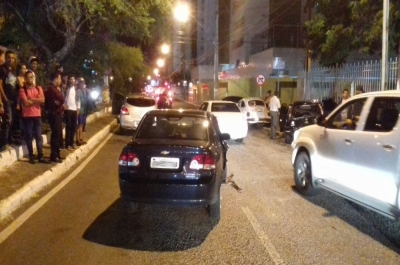  Seis carros colidiram entre si (Foto: SMTT)