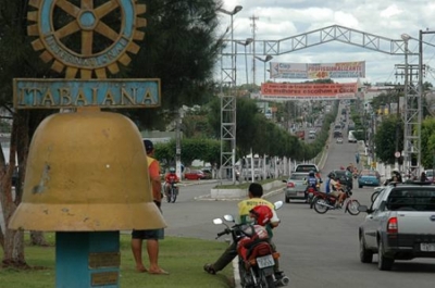  Motociclista seguia na rodovia quando perdeu o controle do veículo e atropelou três pessoas (Foto ilustrativa: arquivo Portal Infonet)