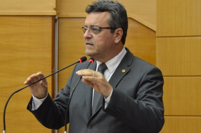 Luciano Pimentel faz convite para Audiência Pública sobre Energia Renovável e Solar Fotovoltaica (Foto: Jadilson Simões)