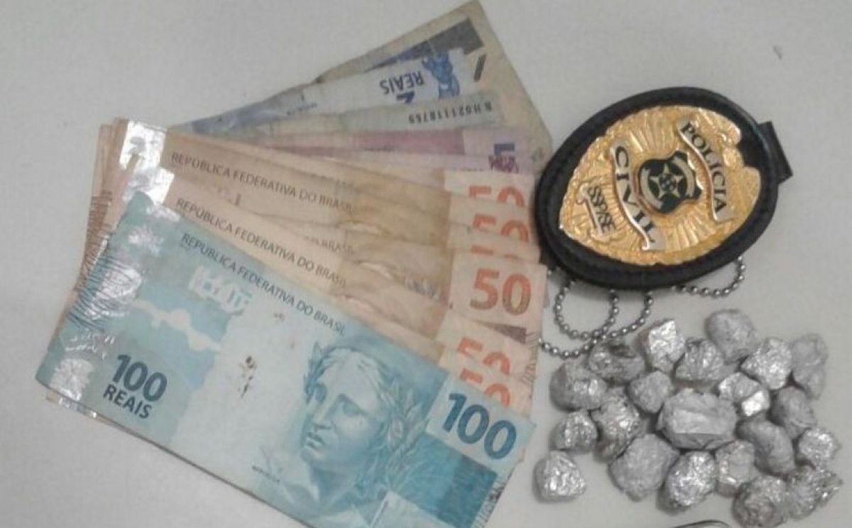 Em Glória, adolescente é apreendido com mais de 20 pedras de crack (Foto: SSP/SE)
