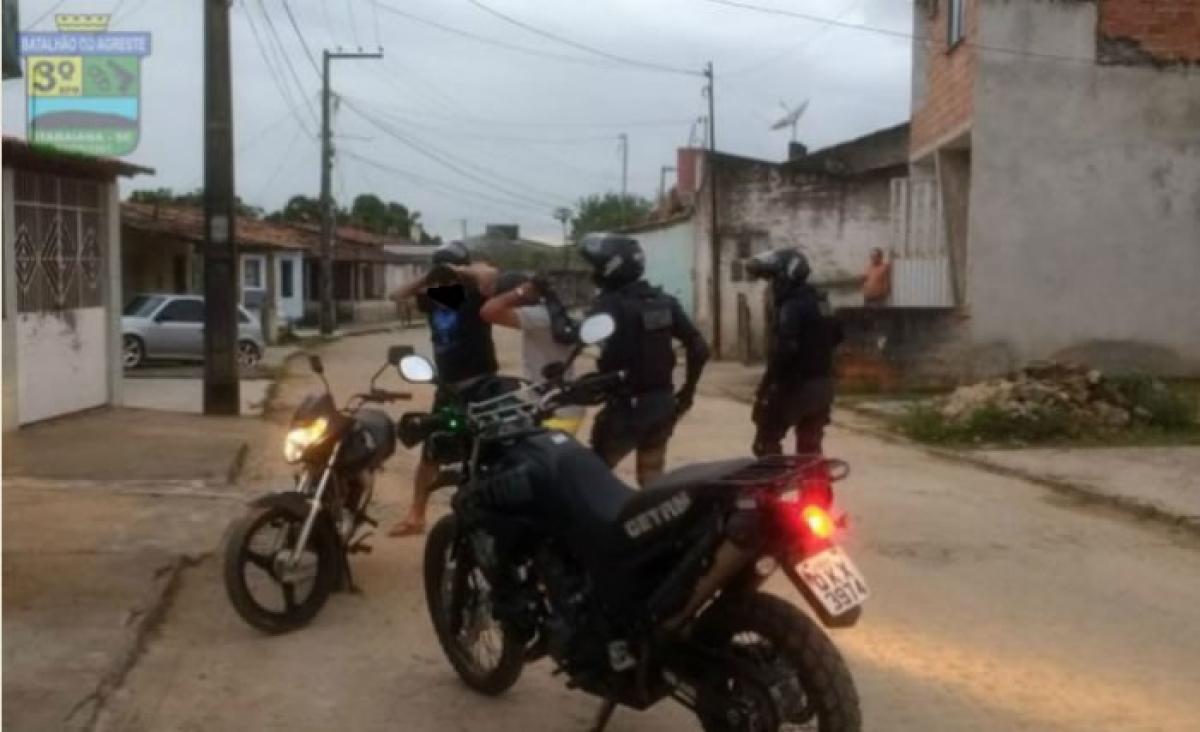 Polícia Militar realiza operação Sergipe Mais Seguro em Itabaiana. Foram abordadas mais de 60 pessoas e 20 motocicletas (Foto: 3° BPM)