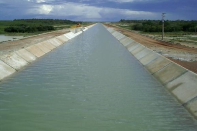 Vista geral do canal de transposição do Açude Castanhão, no Ceará (Foto: Divulgação/Ministério da Integração Nacional)
