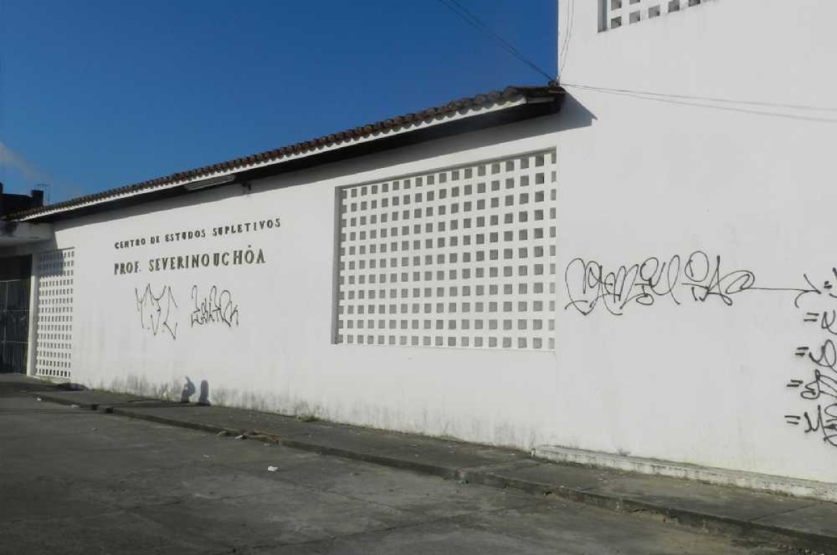 Alunos foram abordado no momento em que chegavam na escola (Foto: Arquivo Portal Infonet)