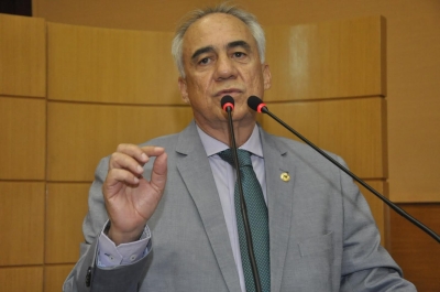 Venâncio lamenta fechamento da agência do Banco do Brasil em São Domingos (Foto: Arquivo Alese)