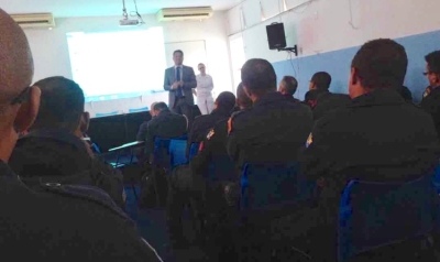 Capitão Samuel bate papo com turma do CFS 2017 (Foto: Ascom Parlamentar)