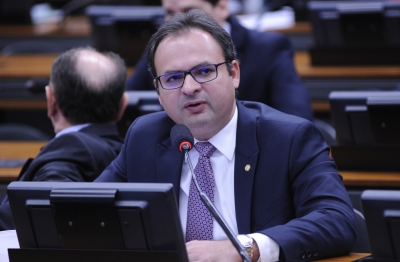 Maia Filho: indicação das coordenadas permite localizar qualquer lugar de forma exata (Foto: Lucio Bernardo Jr. / Câmara dos Deputados)