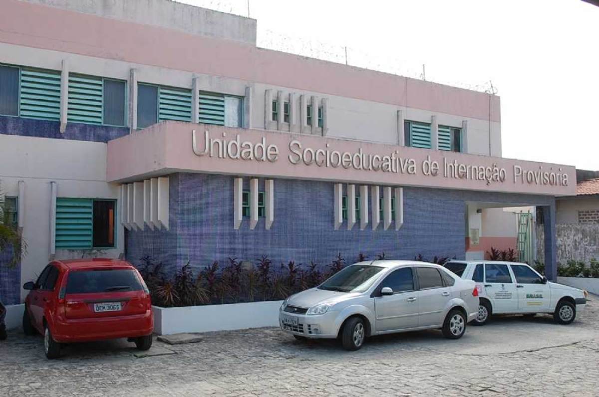 Adolescente foi levado ao Huse para tratamento (Foto: Arquivo Portal Infonet)