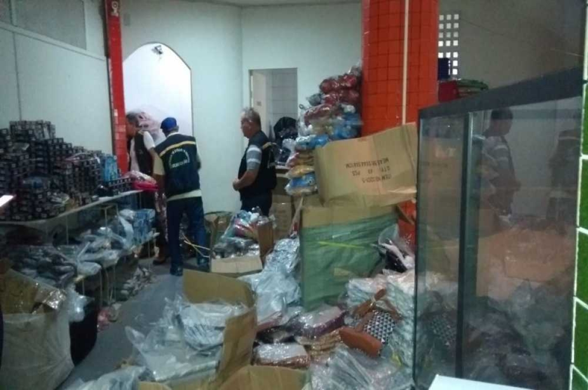 Estoque tinha produtos diversos, incluindo brinquedos irregulares (Foto: ITPS)