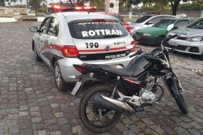 Polícia recupera veículos com restrição de roubo em Aracaju (Foto: SSP)