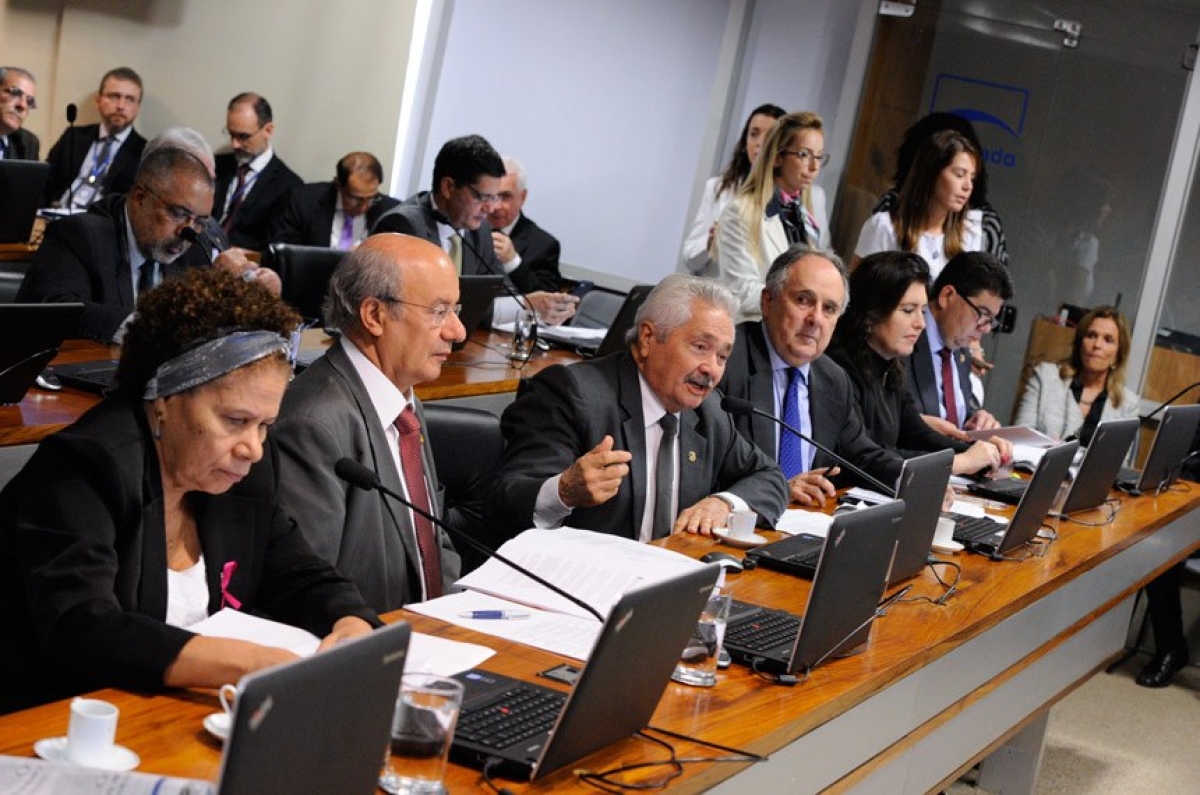 Segue para a Câmara criação de fundo para combater a seca no Nordeste (Foto: Edilson Rodrigues/Agência Senado)