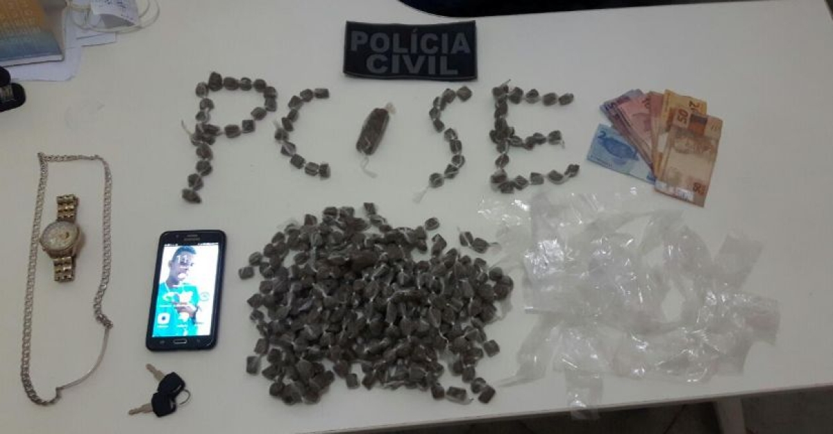 Em Umbaúba, homem é preso pela PC com 375 papelotes de maconha (Foto: SSP/SE)