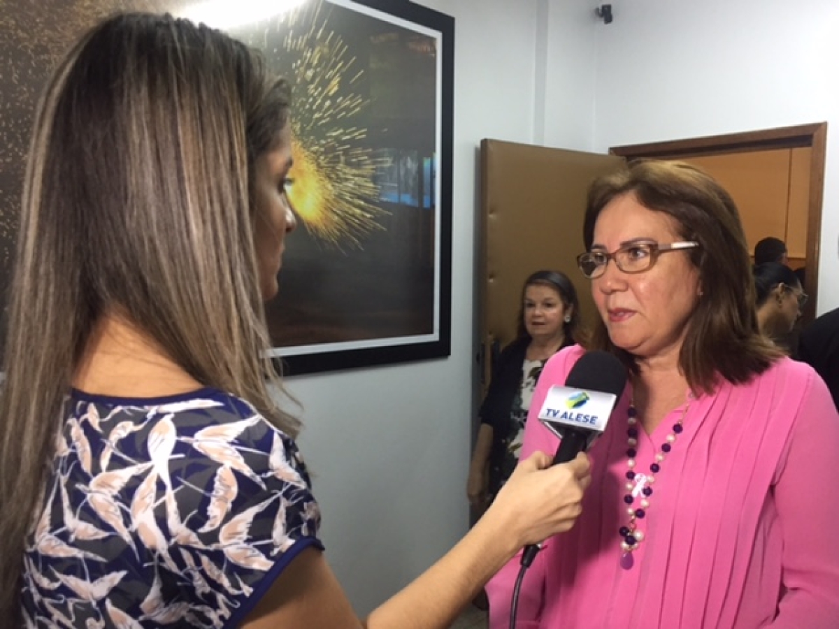 "Participem da Campanha Doe Lenços", convocou Goretti Reis (Foto: Assessoria Goretti Reis)