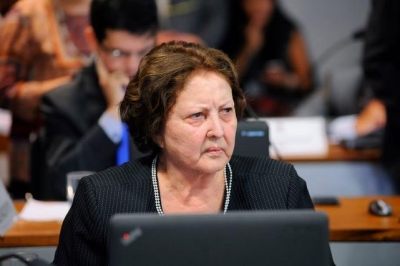 Senadora destaca PLS que garante ajuda de custo a usuários do SUS para tratamento (Foto: Pedro França/Agência Senado)