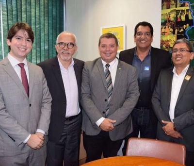 Em visita a parlamentares, Edvaldo pleiteia emenda impositiva para Aracaju (Foto: Nefys Lopes)