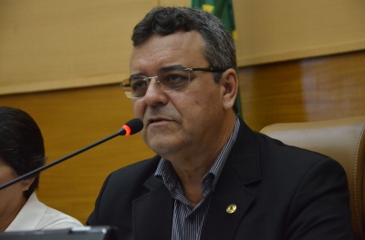 Luciano Pimentel apresenta PL visando a disponibilização de informação sobre medicamentos (Foto: Jadilson Simões)