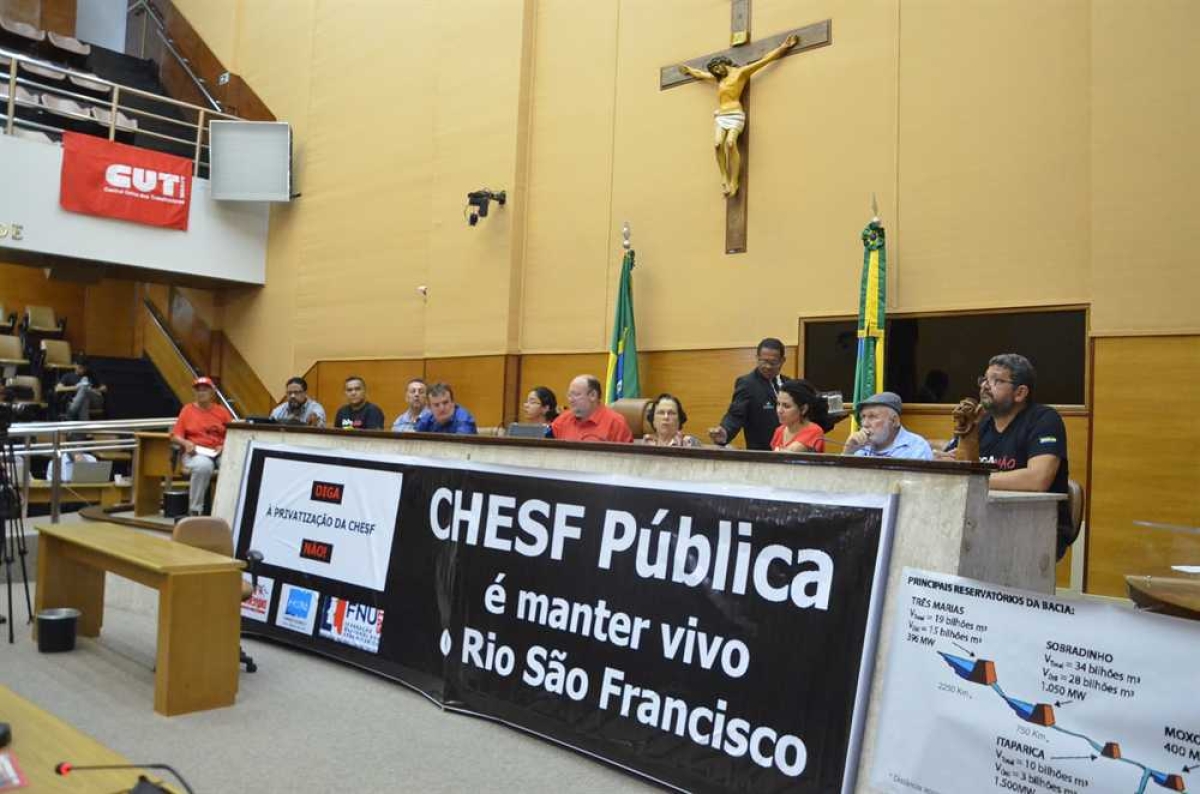 Segmentos entendem que venda da CHESF representa a privatização da água (Foto: Jadílson Simões/Agência Alese)