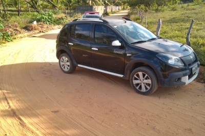 Carro roubado é encontrado abandonado no Mosqueiro (Foto: SSP)