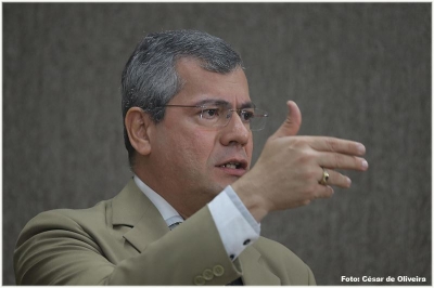 Iran Barbosa discute situação de cemitérios e propõe velatórios públicos  (Foto: César de Oliveira)