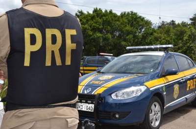 Equipes da PRF estiveram no local realizando atendimento às vítimas (Foto: Arquivo Infonet)