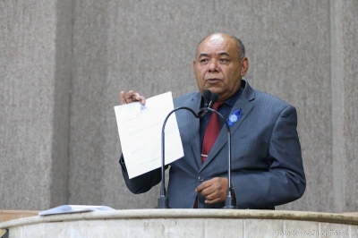 Câmara aprova lei que obriga ônibus coletivo ter placa de Aracaju (Foto: Gilton Rosas)