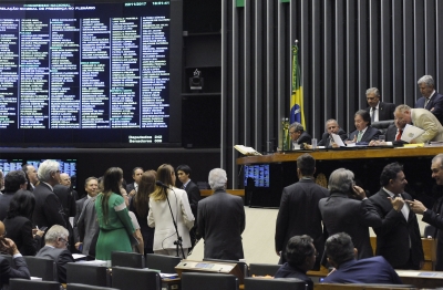 Na prática, derrubada do veto permitirá que municípios com débitos com a União só paguem aquilo que exceder à dívida que a União tem com eles (Foto: Luis Macedo/Câmara dos Deputados)