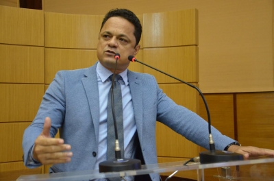 Capitão Samuel denuncia abandono de imóveis do Governo (Foto: Arquivo Alese)
