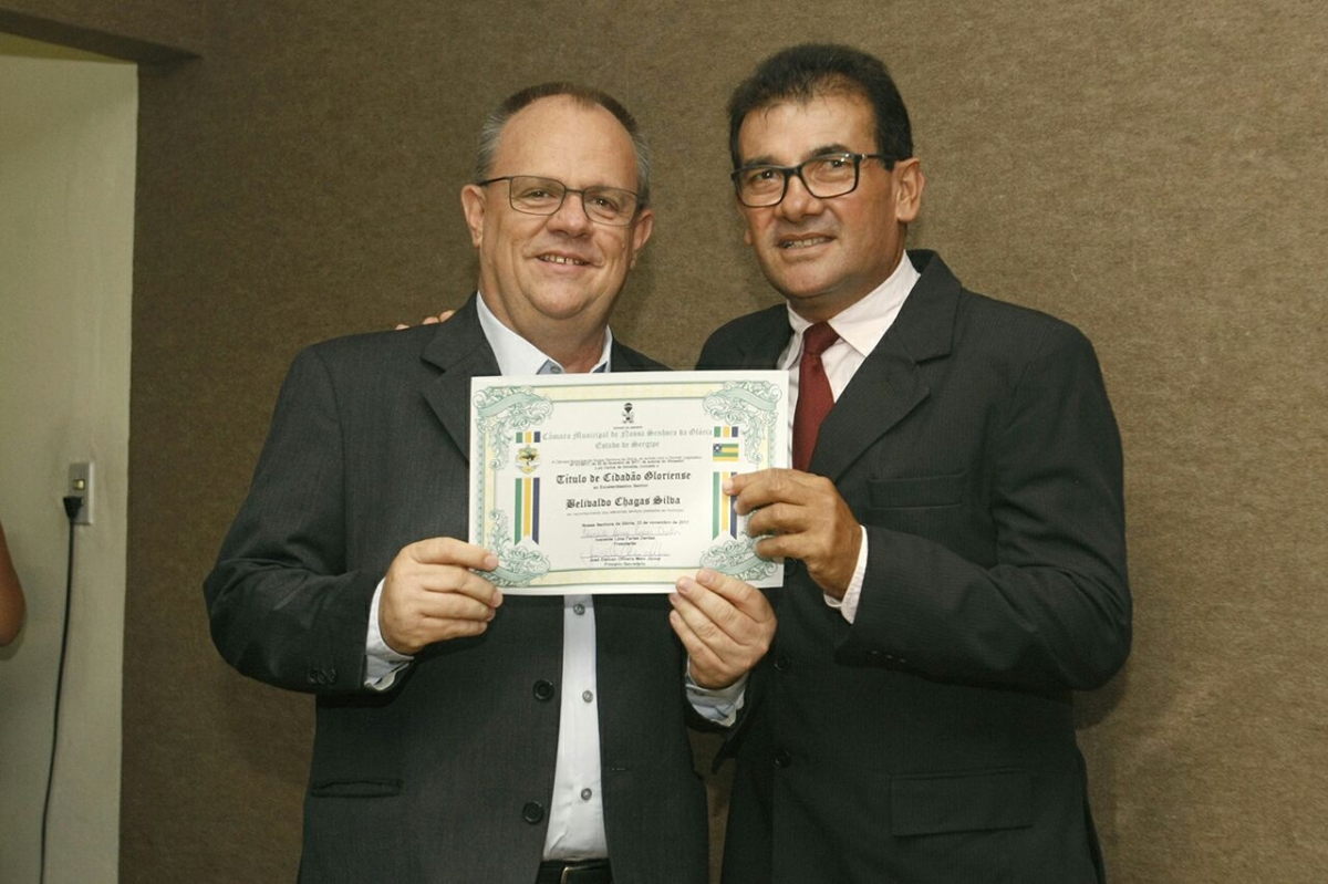 Belivaldo recebe título de cidadão gloriense (Foto: Victor Ribeiro/ASN)