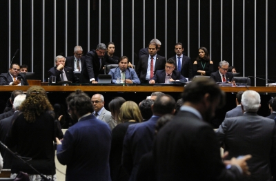 Plenário aprovou proposta que passa a contribuição do produtor rural pessoa física de 2% para 1,2% da receita bruta (Foto: Câmara dos Deputados)