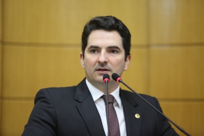 Projeto de Gustinho Ribeiro valoriza composições de artistas sergipanos (Foto: César Oliveira)