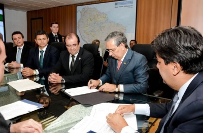 Eduardo Amorim e André Moura concretizam recursos para Unidade Materno-Infantil da UFS orçada em R$ 15,7 mi (Foto: Assessoria de Imprensa)