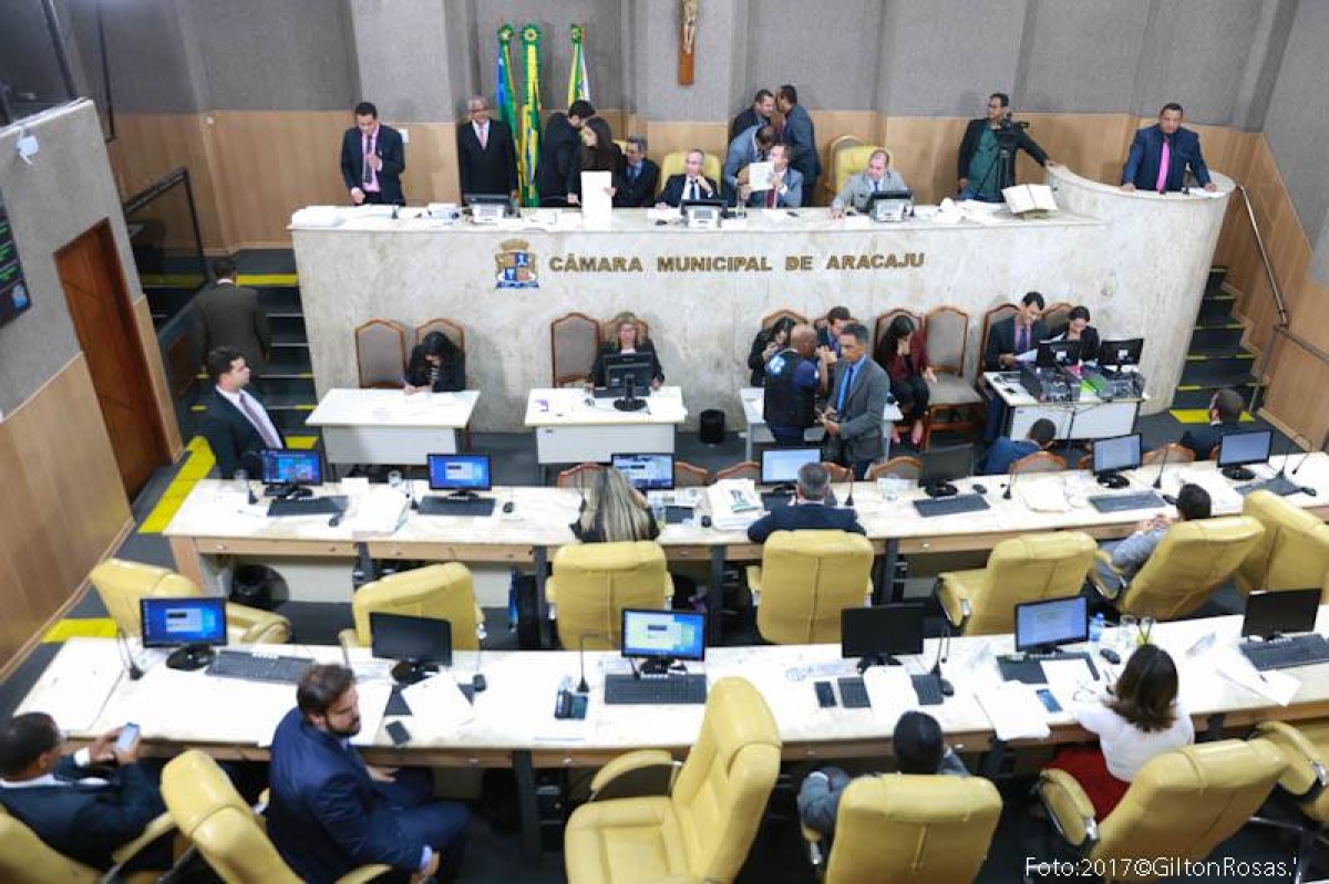 Vereadores de Aracaju analisam e aprovam seis PLs do Poder Executivo (Foto: Gilton Rosas/CMA)