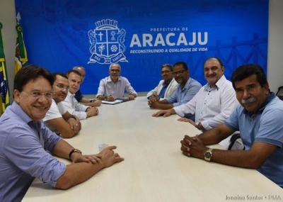 Edvaldo Nogueira sanciona lei de isenção do IPTU para mais de 50 mil famílias (Foto: Janaína Santos/PMA)