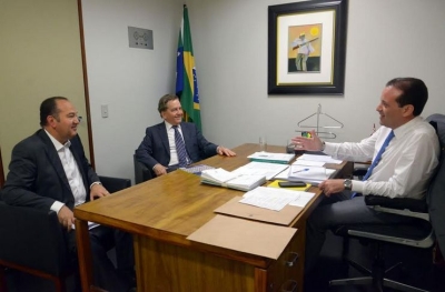 André Moura discute com BNDES crédito para municípios (Foto: Nefy Dias)