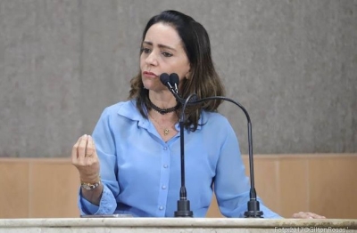 Emília Corrêa cobra fiscalização da vigilância sanitária aos bares da Orla (Foto: Gilton Rosas)