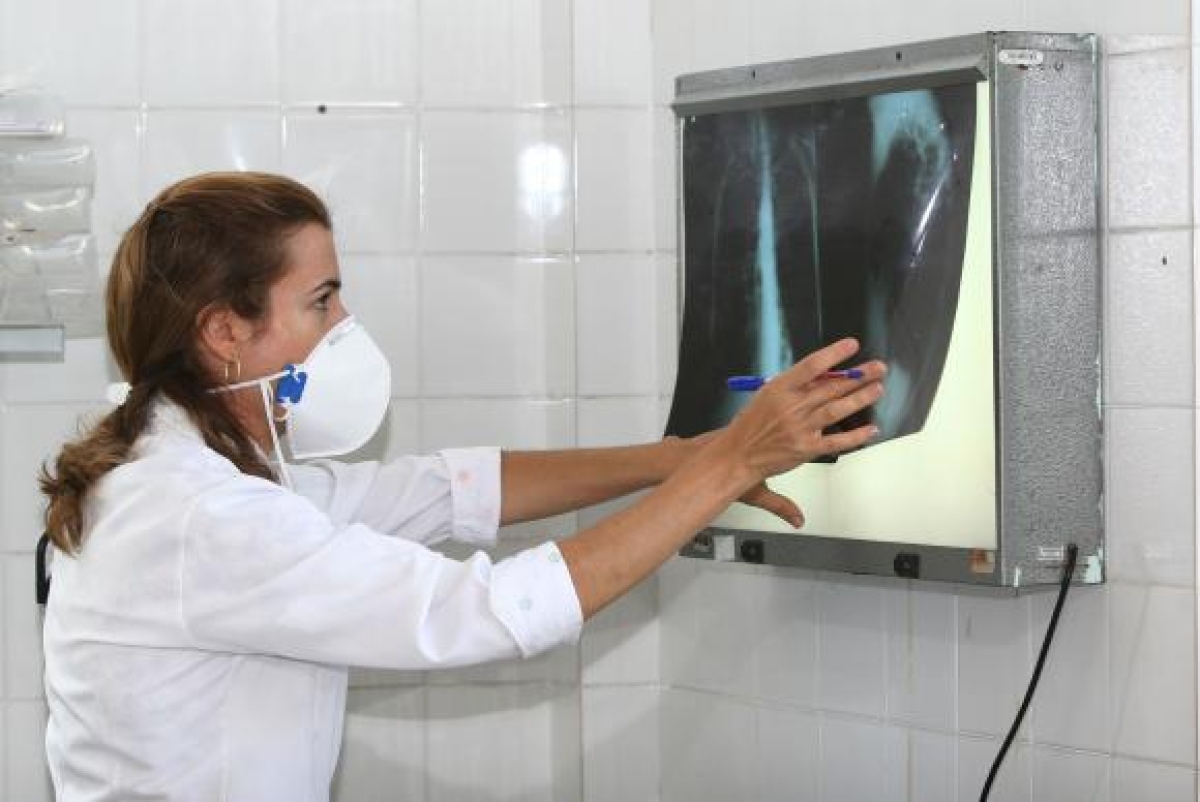 ? necessário ficar atento aos sintomas da tuberculose para dar início ao tratamento e, com isso, interromper a contaminação das outras pessoas (Foto: Agecom Bahia)