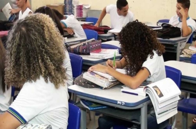 Secretaria e sindicato têm posições distintas sobre ensino (Foto: Portal Infonet)