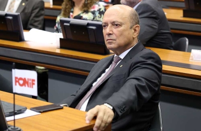 Coimbra: exigências além das relativas à qualificação para o cargo são inconstitucionais (Foto: Antonio Augusto/Câmara dos Deputados)