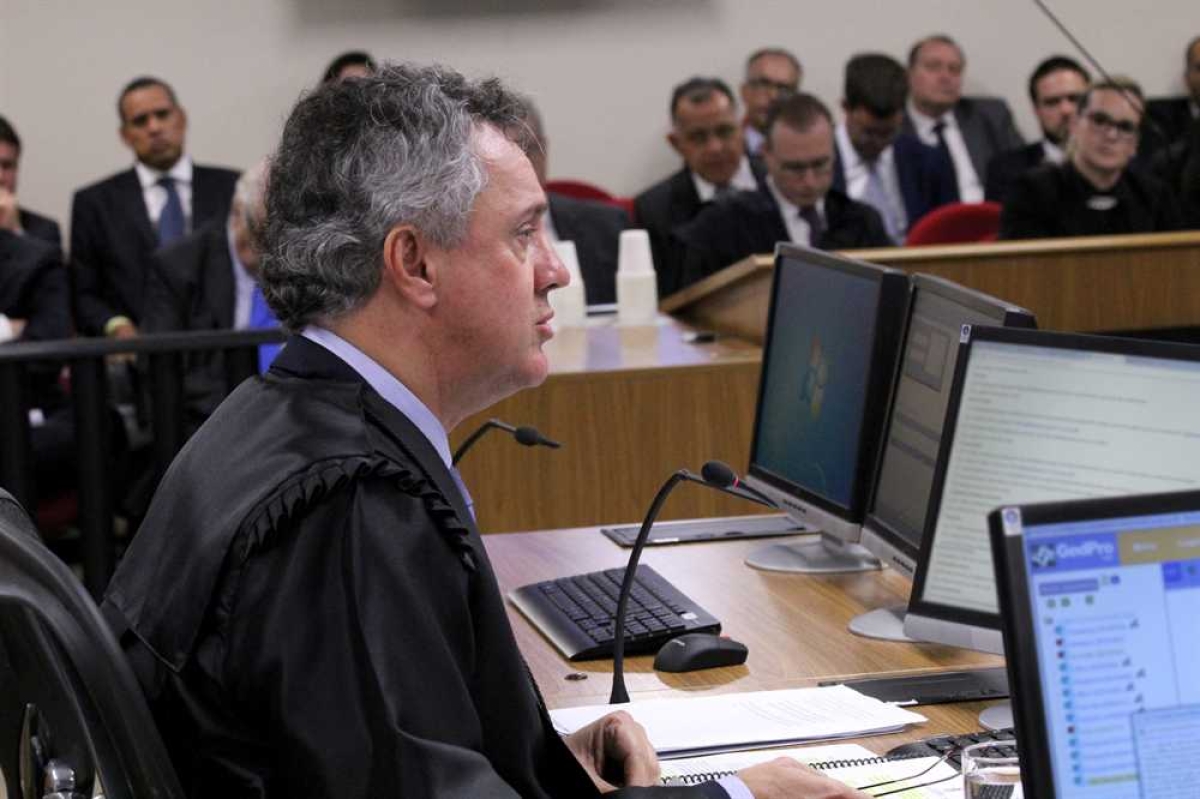 O relator, desembargador João Pedro Gebran Neto no julgamento de recursos da Lava Jato na 8ª Turma do TRF4 (Foto: Sylvio Sirangelo/TRF4)