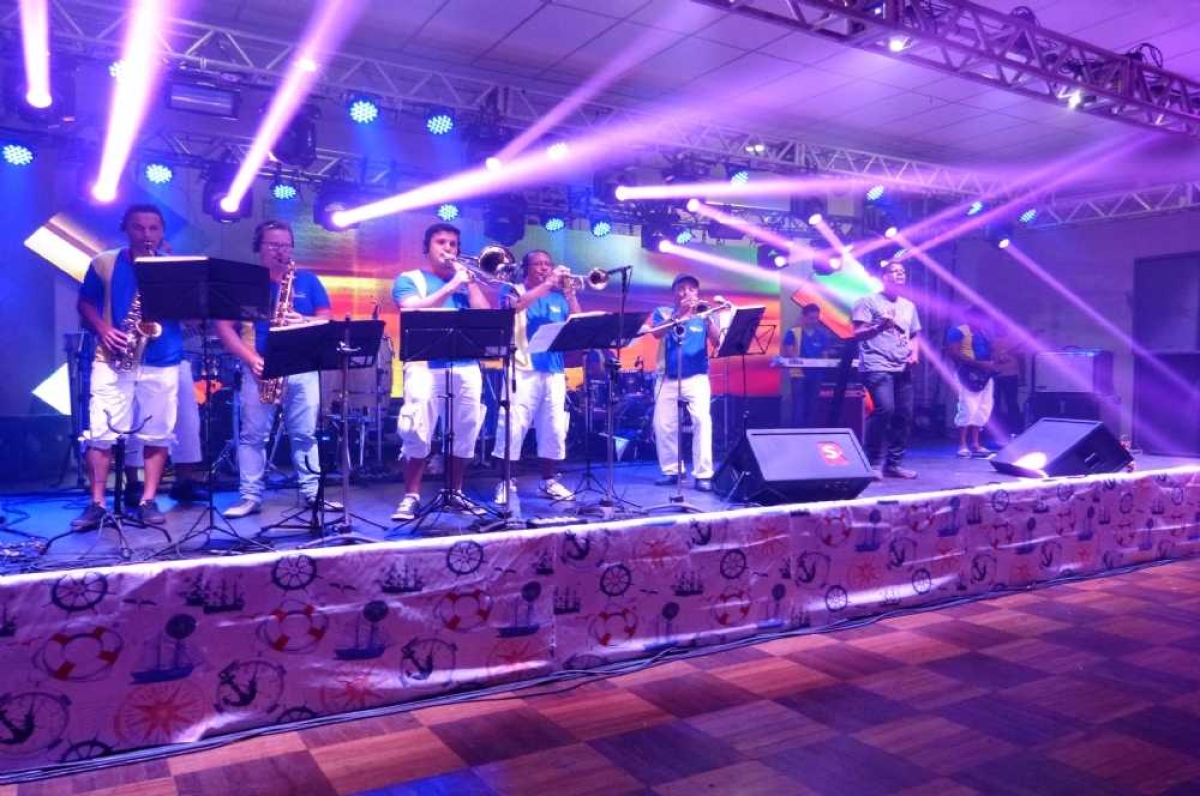 Reúna sua turma, vista sua fantasia e curta a folia (Foto: Tanit Bezerra)